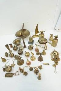 lot 341 image: Brass dcor