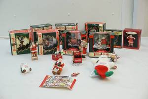 lot 355 image: Coca-Cola christmas tree ornaments