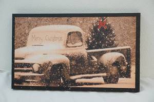lot 362 image: Christmas truck photo