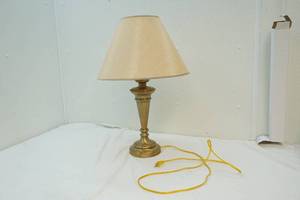 lot 364 image: lamp