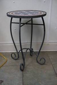 lot 366 image: patio end table