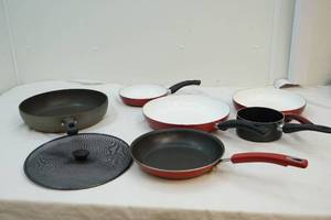 lot 373 image: pots and pans