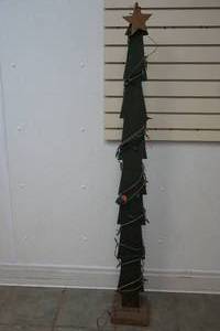 lot 380 image: Wooden tree dcor