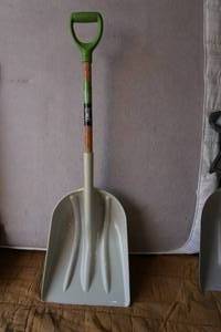 lot 401 image: scoop