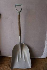 lot 402 image: scoop