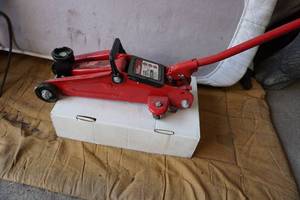 lot 407 image: trolley jack