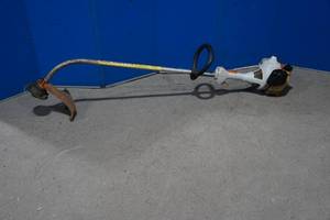 lot 417 image: weed trimmer