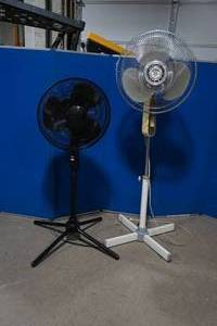 lot 418 image: fan