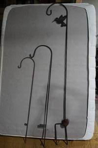 lot 423 image: shepherd hooks