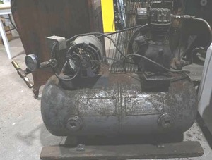lot 427 image: air compressor