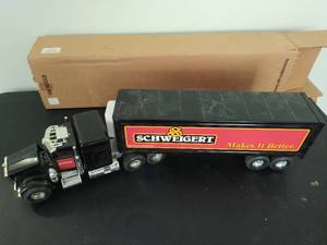 lot 8 image: Schweigert Black Tractor Trailer Semi #2