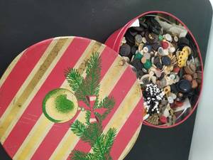 lot 11 image: Tin Filled with Vintage Buttons