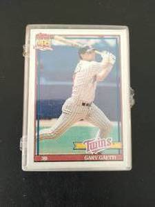 lot 28 image: Collection of 1991 Twins Collectible Baseball Cards