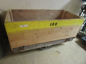 lot 739 image: UTILITY CART