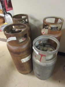 lot 740 image: PROPANE TANKS, FOR LIFT TRUCKS