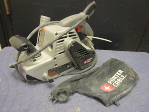 lot 744 image: PORTER-CABLE VARIABLE BELT SANDER W DUST COLLECTION SYSTEM