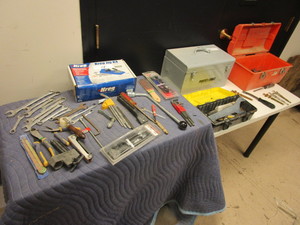 lot 779 image: KREG JIG, OTHER ASSRTD. WOOD FINISHING TOOLS, WRENCHES, TOOL BOXES,