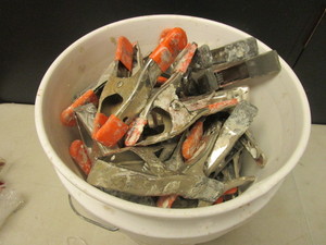 lot 783 image: METAL 2 SPRING CLAMPS
