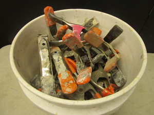 lot 784 image: METAL 2 SPRING CLAMPS