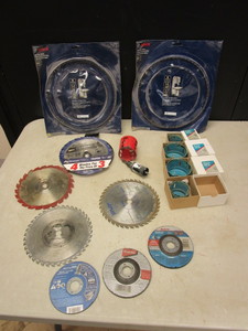 lot 801 image: BOSCH 93 12 BAND SAW BLADES, AVANTI PRO 7 14 FRAMING BLADES - NEW, MAKITA BI-METAL HOLE SAWS, MORE