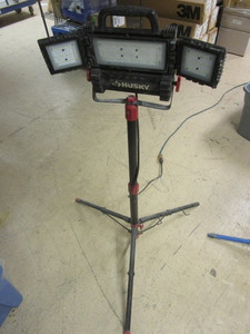 lot 808 image: HUSKY LED PANEL UTILITY LIGHT W ADJUSTABLE TRIPOD STAND