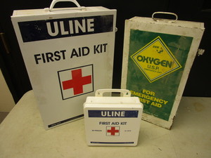 lot 814 image: ULINE FIRST AID KITS, ZEE MEDICAL EMERGENCY OXYGEN UNIT