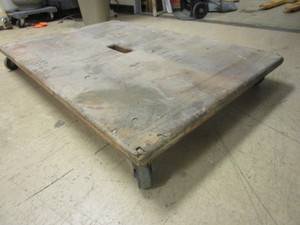 lot 818 image: MOVING CART