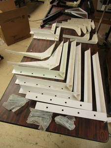 lot 830 image: HEAVY-DUTY WALL BRACKETS