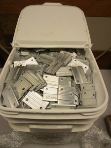 lot 831 image: MONARCH METAL 2 Z-CLIP FASTNERS, 1000 PIECE COUNT