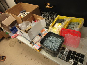 lot 833 image: ASSRTD. CONSTRUCTION SCREWS, CABINET SCREWS, MACHINE SCREWS, WASHER SCREWS, MORE