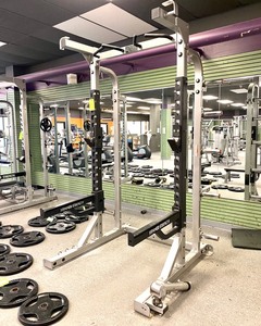 lot 5 image: Hammer Strength HD Half Rack