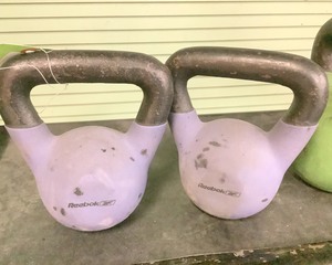 lot 133 image: 10 Lb Kettlebells, Qty 2