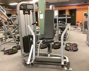 lot 19 image: Chest Press