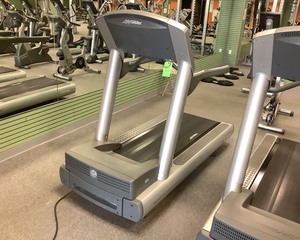 lot 11 image: Treadmill