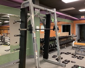 lot 17 image: Plate Loaded Smith Machine