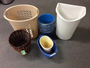 lot 211 image: Wastebaskets and Pails