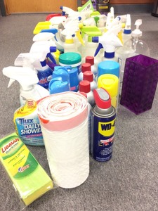 lot 220 image: Cleaning Supplies
