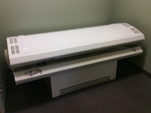 lot 48 image: Tanning Bed