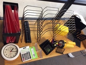 lot 254 image: Office Supplies Bundle
