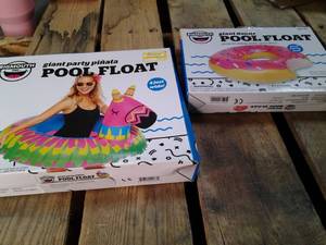 lot 85 image: Giant party pinata pool float and g...