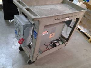 lot 15 image: Heavy duty Rubbermaid Rolling Shop ...