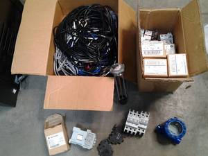 lot 24 image: Huge lot of fuse holders and electr...