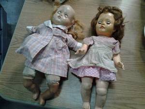 lot 32 image: Antique Dolls with eyes that open a...