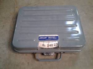 lot 39 image: Pelouze Heavy Duty Metal Utilty Sca...