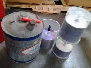 lot 53 image: Vintage Metal Old Blue 2 gallon g...