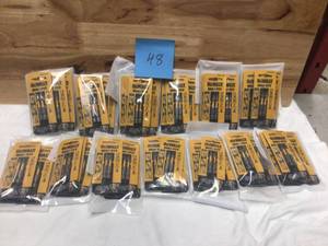 Large Lot of New Dewalt MaxFit 2 in 1 drill Bit DWA2SQ1MF2 See Pictures