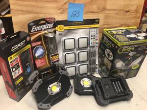 Lot of assorted flash lights and other lighting See Pictures