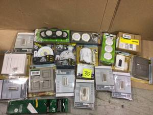 lot 30 image: Lot of assorted misc items lightning see pictures