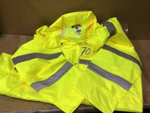 lot 70 image: Ergodyne GloWear jacket  see pictures