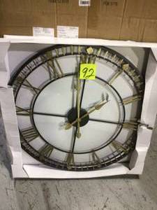 lot 92 image: Stratton Wall Clock see pictures